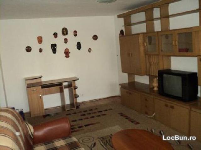 Vanzare apartament 3 camere, Valea Trotusului