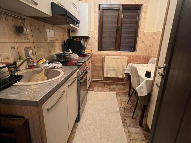 Vanzare apartament cu 3 camere Podu Ros