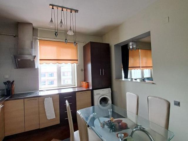 Vanzare Apartament cu 2 camere, etaj 4, mobilat si utilat