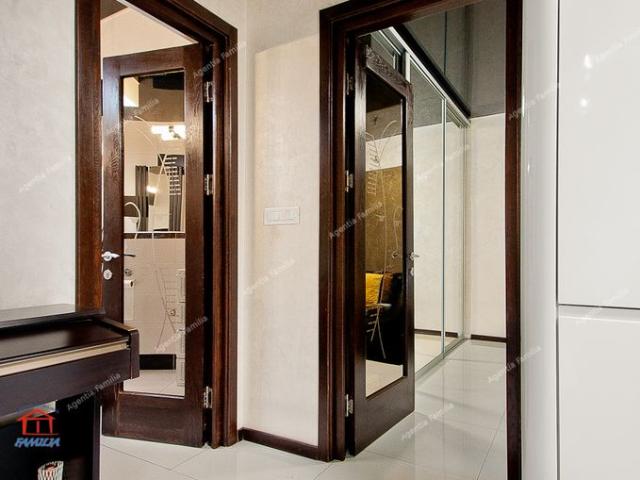 Vanzare apartament cu 4 camere, zona Doja str. N Leonard, parter