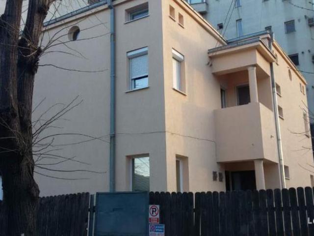 Vanzare apartament in vila parter plus subsol Calea Serban Voda