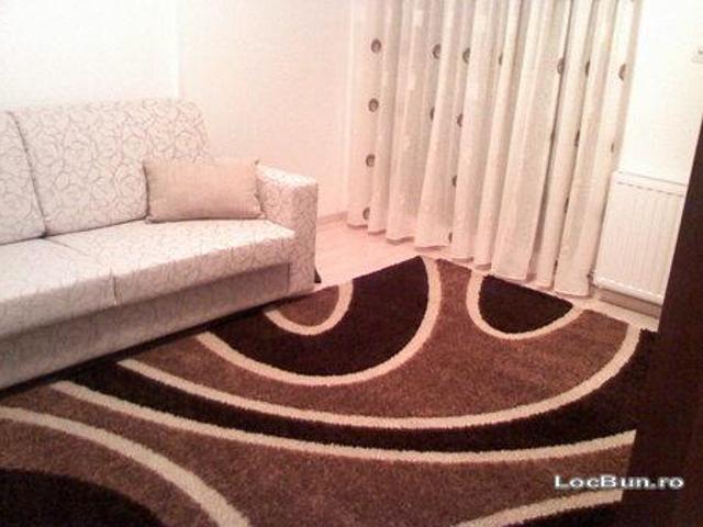 Vanzare apartament trei camere