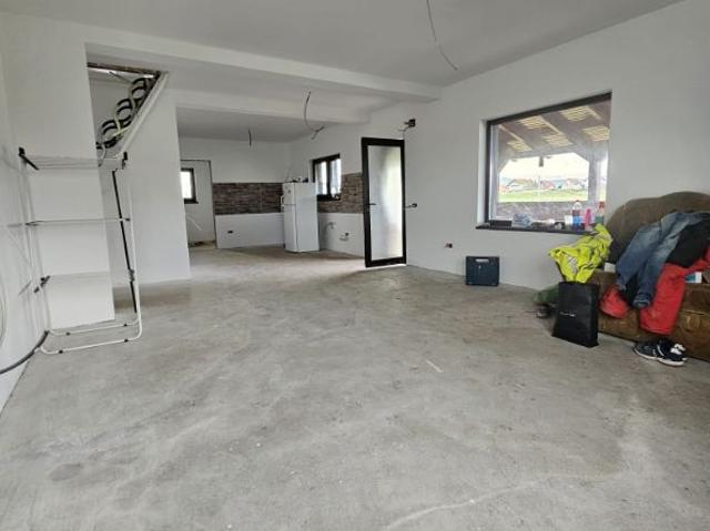 Vanzare casa singur in curte, Cartier Izvor