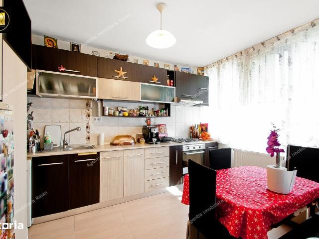 Vanzare Vila Parter+Etaj, in Galati, Tiglina 3, mobilata, teren 200mp