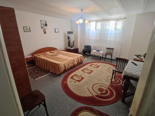 Vanzare 4 camere in vila Dacia