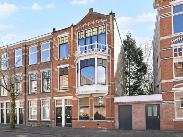 Van Loostraat 144, Beneden + bovenwoning in Den Haag | Residence Makelaars