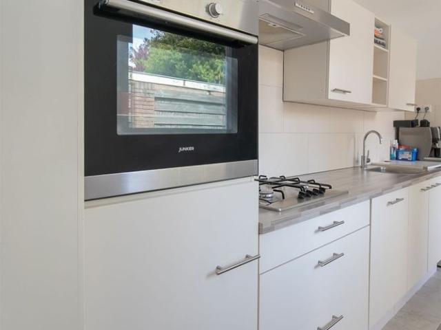 Van Leeuwenhoekstraat 42