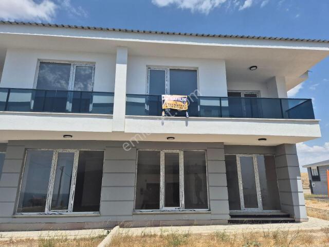 Van Tuşba Çitören Mahallesinde Deniz Manzaralı Satılık Lüks Villa