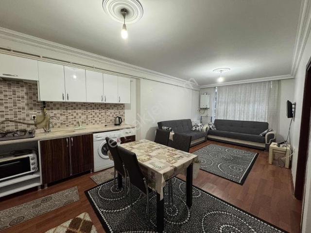 Van Yapı Emlak'tan Satılık 1+1 Eşyalı Geniş Daire Arakat