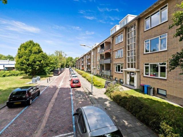 VAN ZEGWAARDSTRAAT, GESTOFFEERD, VOORBURG NOORD, € 2500, EXCLUSIEF G.W.E