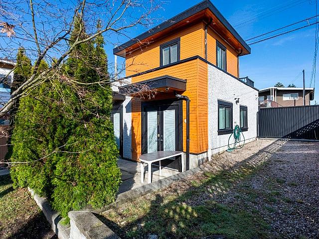 Vancouver, Fully furnitured 2 Bedroom + 2 Baths Suite, Laneway