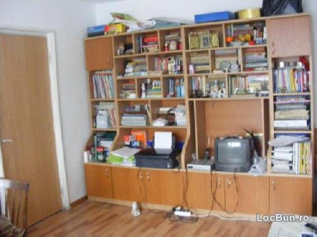 Vand apartament 3 camere