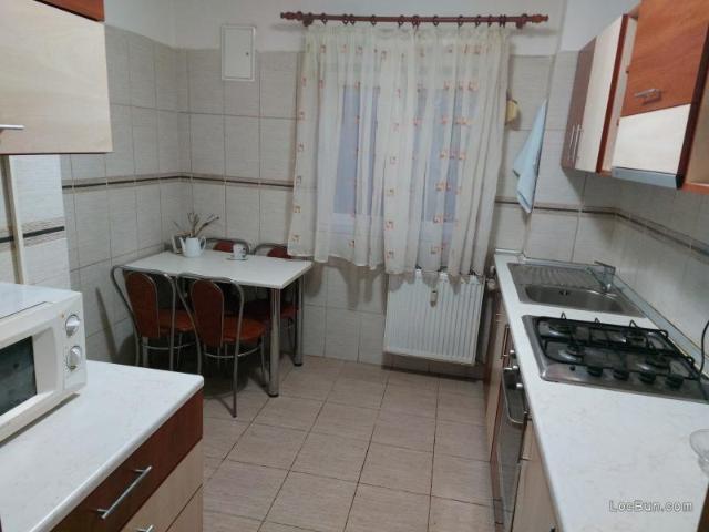 VAND APARTAMENT 3 CAMERE BUCURESTI BERCENI STR. COVASNA
