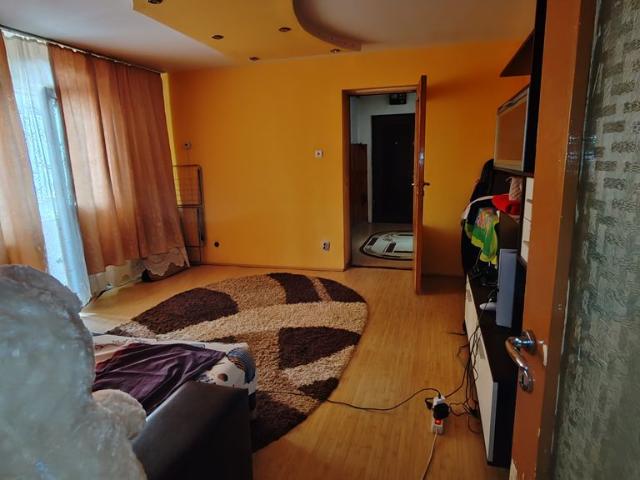 Vând apartament 3 camere micro 4