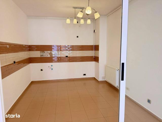 Vand apartament 3 camere Tractorul complex Isaran