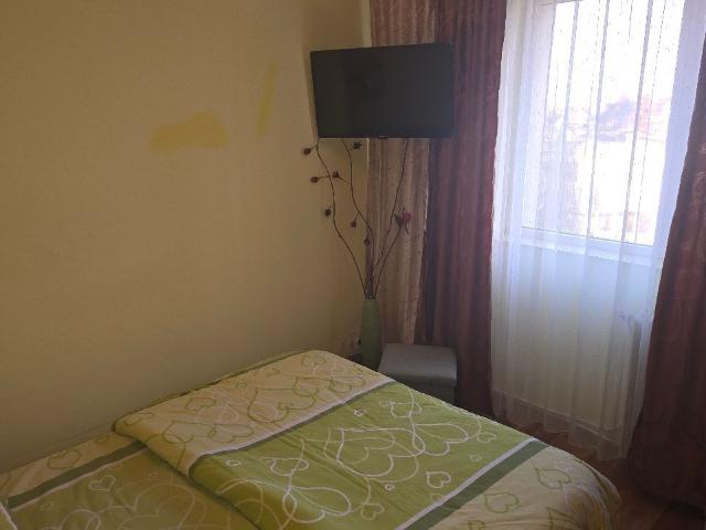 Vand apartament 2 camere decomandat in Deva, zona Micro 15, mobilat