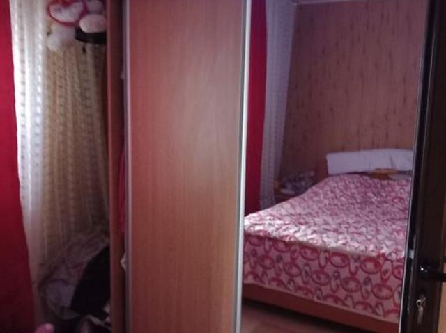 Vând apartament 2 camere semidecomandat central. 65000 euro parter. Mand