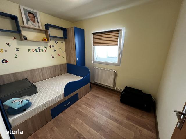 VAND apartament 4 camere decomandat, et, 3, renovat, zona Vasile Aaron