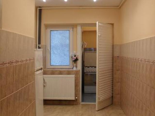 VAND APARTAMENT 4 CAMERE ROSIORII DE VEDE