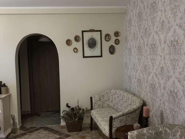 Vand apartament cu 3 camere