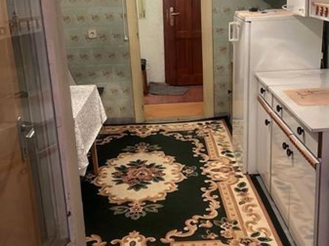 Vând apartament cu 3 camere central