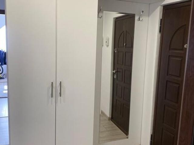 Vând apartament cu 3 camere decomandate