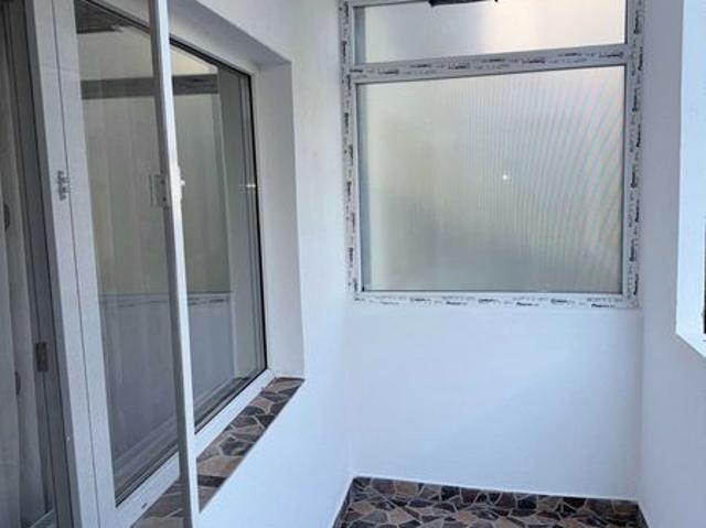Vand apartament cu 3 Camere Etaj 1 Zona Crihala langa Generala 7