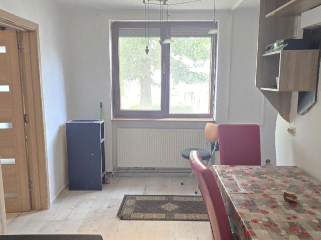 Vand apartament cu 2 camere Deva, zona Dacia, parter, mobilat, utilat