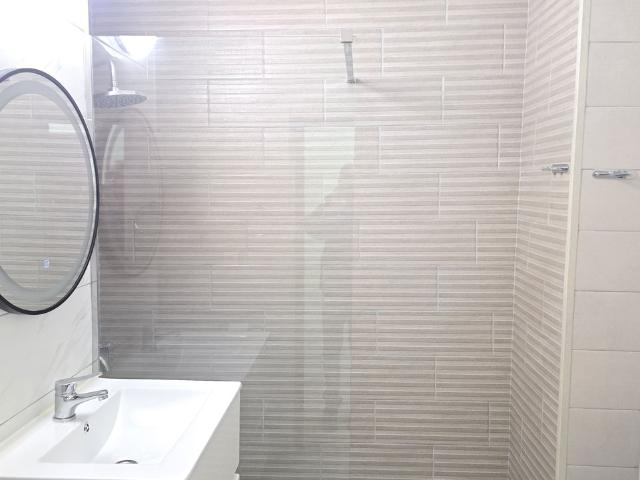 Vand apartament cu 2 camere decomandat in Deva, bloc din anul 2008