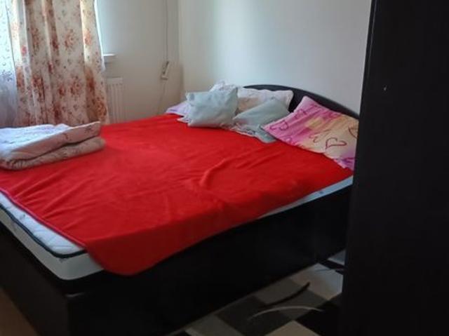 Vând apartament cu 4 camere urgenta