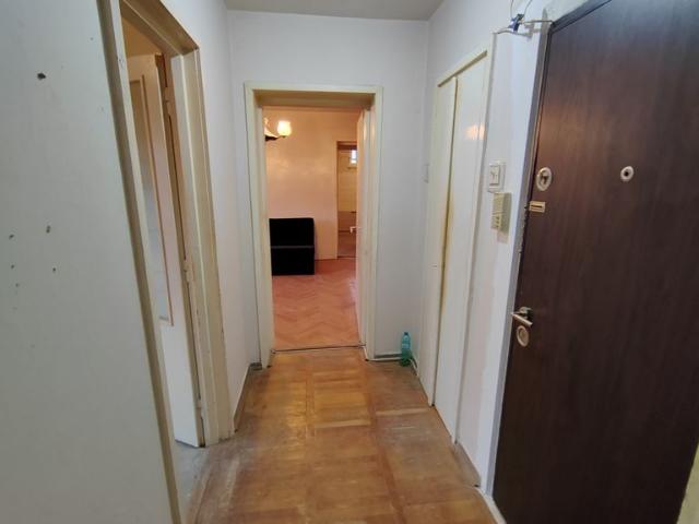 Vând apartament cu trei camere în centrul Timișoarei lângă medicina