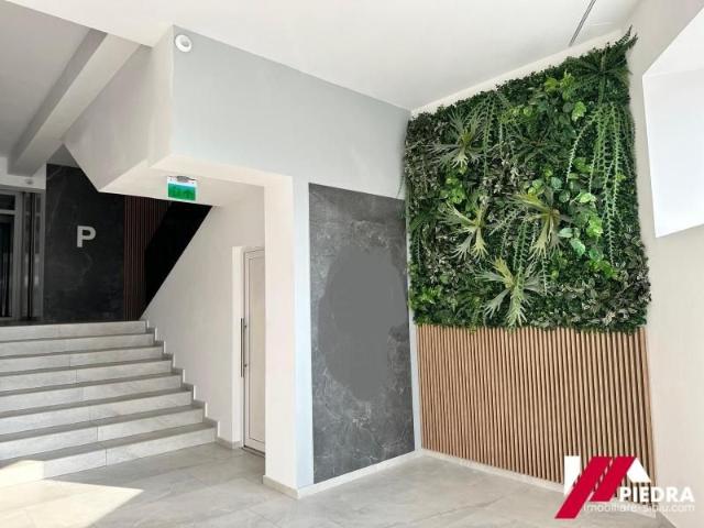 Vand apartament de 2 camere,situat intr un bloc modern cu lift, zona Doamna Stanca