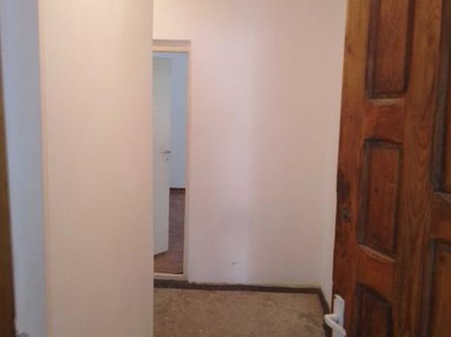 Vand apartament decomandat 3 camere Parter Strehaia zona centrala