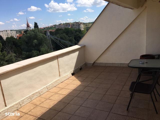 Vand apartament Piata 1 Decembrie in bloc Unicat Ultracentral