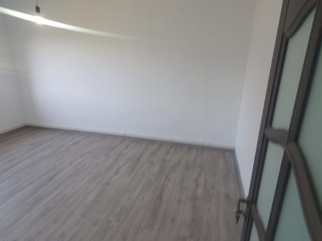 Vând casa compusa din 3 camere plus dependințe