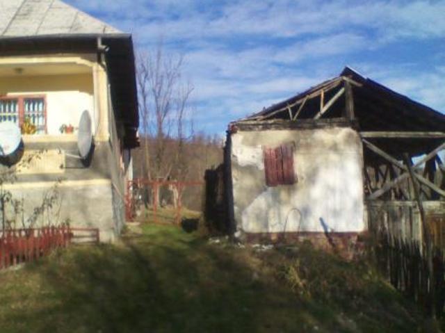 Vand casa de vacanta