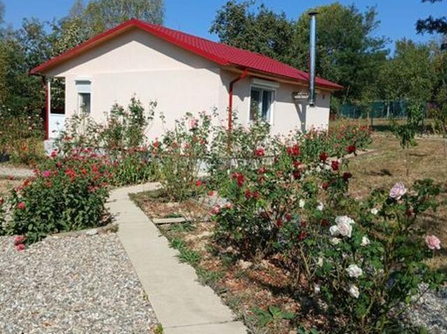 Vand casa de vacanta nou construita judet Valcea