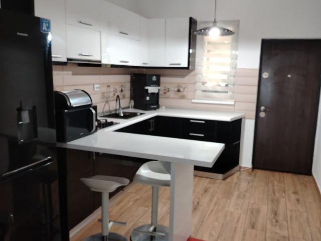 Vand casa tip duplex, mobilata, sat Traian, 152000 E