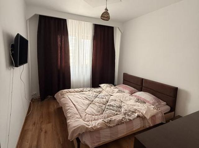 Vand/ inchiriez apartament 1 Mai Pelendava