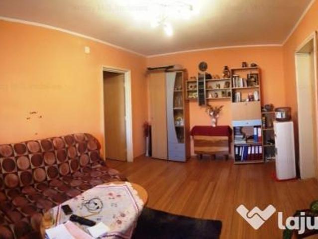 Vand sau inchiriez apartament 3 camere BERCENI