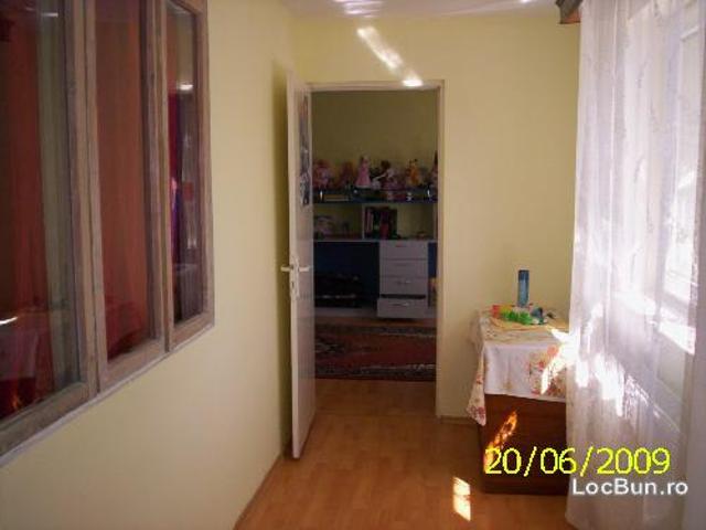 Vand / schimb casa 3 camere Berceni