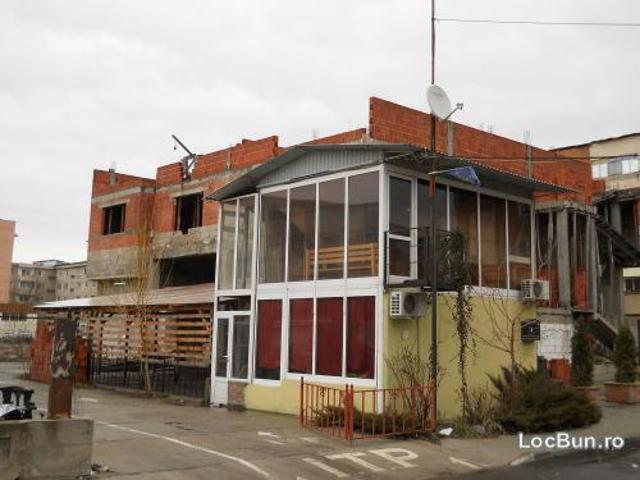 Vand spatiu Comercial si teren intravilan SC MORETTI PLAZA SRL