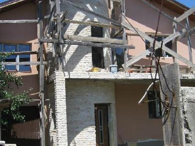 Vand vila la 30m de DN1 in Balotesti visavis de Hornbach