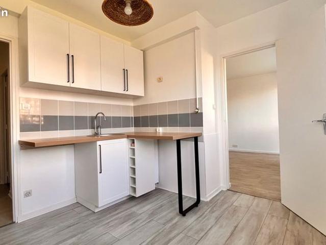 Vandoeuvre marche f3 renove avec balcon