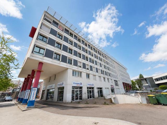 VANDOEUVRE LES NANCY / VÉLODROME: LUMINEUX APPARTEMENT T4 M