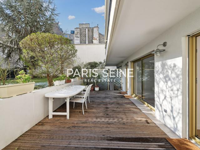 VANEAU * Magnifique appartement avec grande terrasse sur verdure !