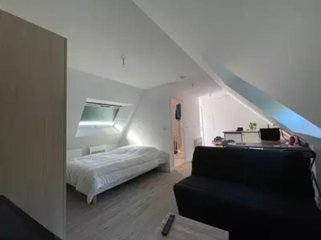 Vannes 56000 Location appartement 1 pièce t1 au dernier étage
