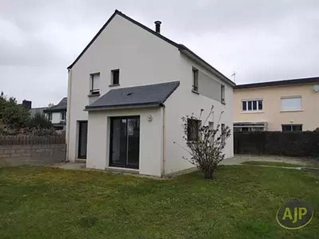 Vannes 56000 Location maison 6 pièces t6 au dernier étage