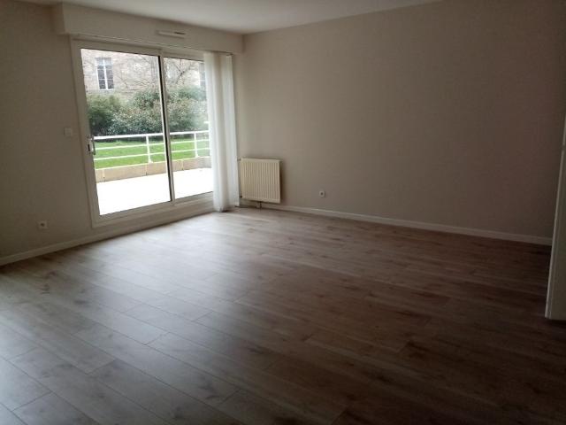 VANNES – CENTRE VILLE – Grand Appartement T3 avec garage