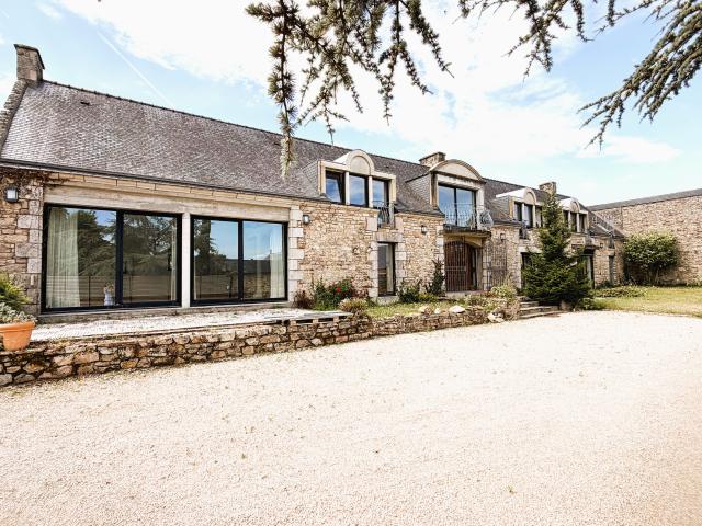 Vannes Une longère d'architecte entre pierre, lumière et Golfe du Morbihan